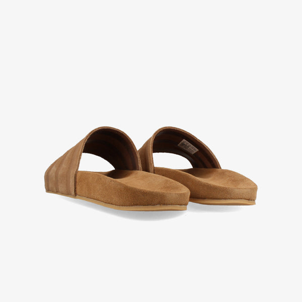 adidas ADILETTE SUEDE SLIDES BROWN DESERT/BROWN DESERT/GUM