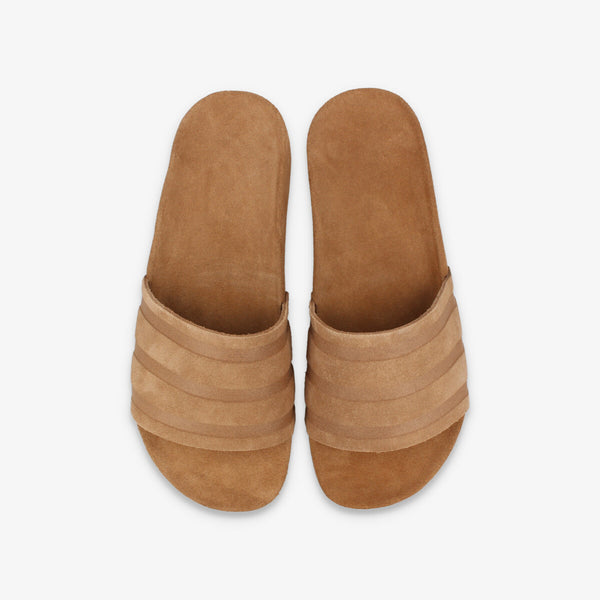 adidas ADILETTE SUEDE SLIDES BROWN DESERT/BROWN DESERT/GUM