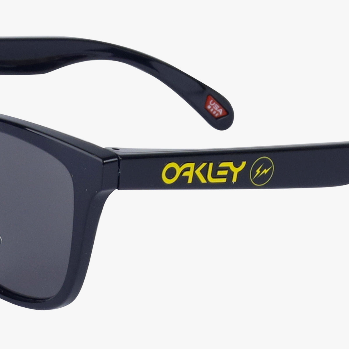 OAKLEY x FRAGMENT DESIGN FROGSKINS POLISHED BLACK/PRIZM GREY - VIVID YELLOW