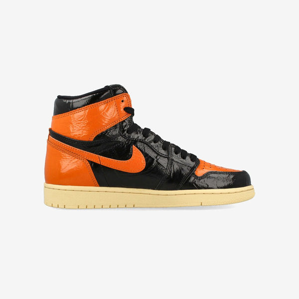 NIKE AIR JORDAN 1 RETRO HIGH OG BLACK/PALE VANILLA/STARFISH [SHATTERED BACKBOARD 3.0]