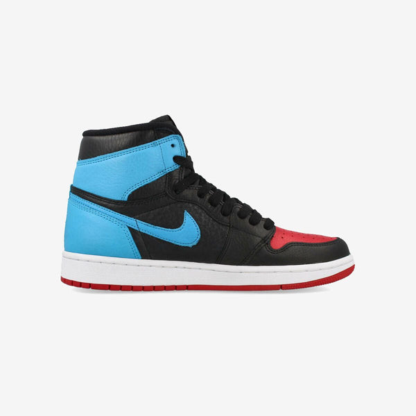 NIKE WMNS AIR JORDAN 1 HIGH OG BLACK/DK POWDER BLUE/GYM RED [UNC TO CHICAGO]