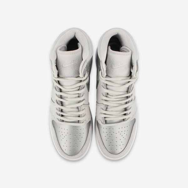 NIKE AIR JORDAN 1 RETRO HIGH OG GS CO.JP NEUTRAL GREY/METALLIC SILVER/WHITE [TOKYO]