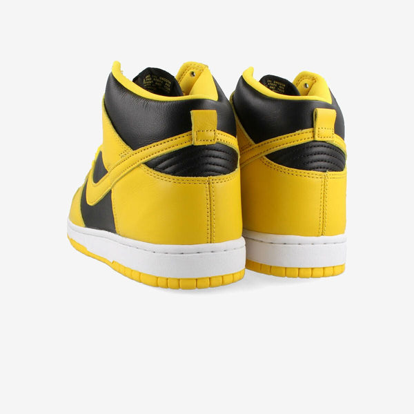 NIKE DUNK HIGH SP BLACK/VARSITY MAIZE 【IOWA】