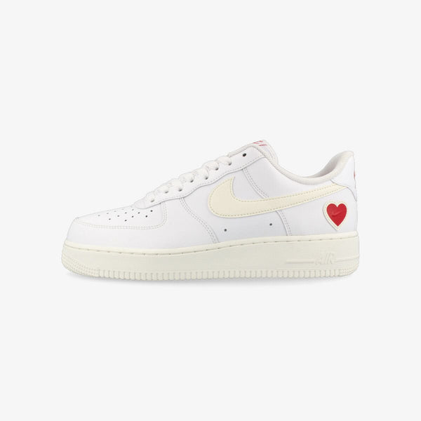 NIKE AIR FORCE 1 WHITE/SAIL/UNIVERSITY RED 【VALENTINE'S DAY