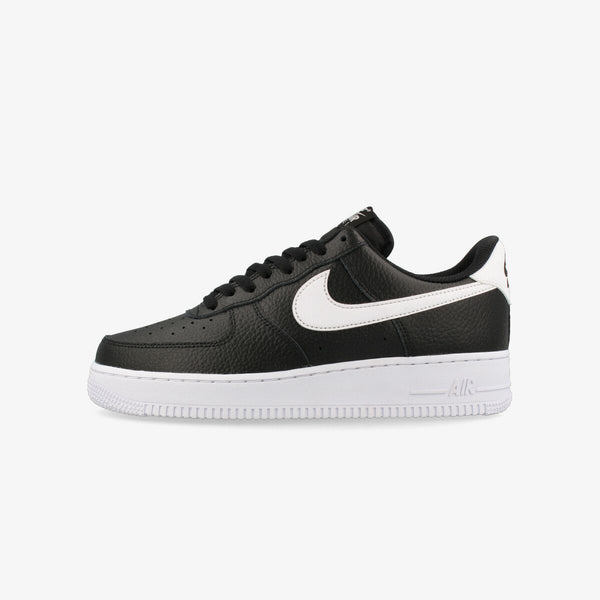 NIKE AIR FORCE 1 '07 BLACK/WHITE