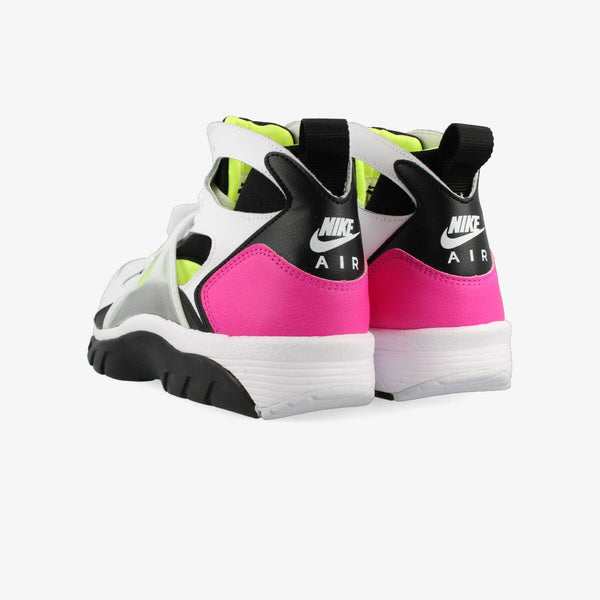 NIKE AIR TRAINER HUARACHE WHITE/BLACK/LASER FUCHSIA/VOLT