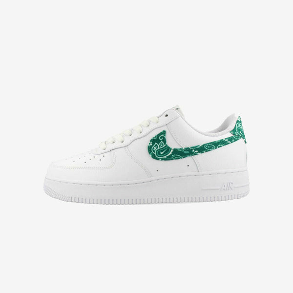 NIKE WMNS AIR FORCE 1 '07 ESSENTIALS WHITE/MALACHITE/WHITE/WHITE [PAISLEY]