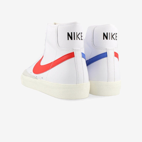 NIKE BLAZER MID '77 VINTAGE WHITE/HABANERO RED/MEDIUM BLUE/SAIL