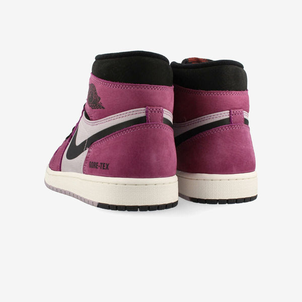 NIKE AIR JORDAN 1 ELEMENT GORE-TEX BLACK/CHILE RED/PARTICLE GRAY [BERRY]