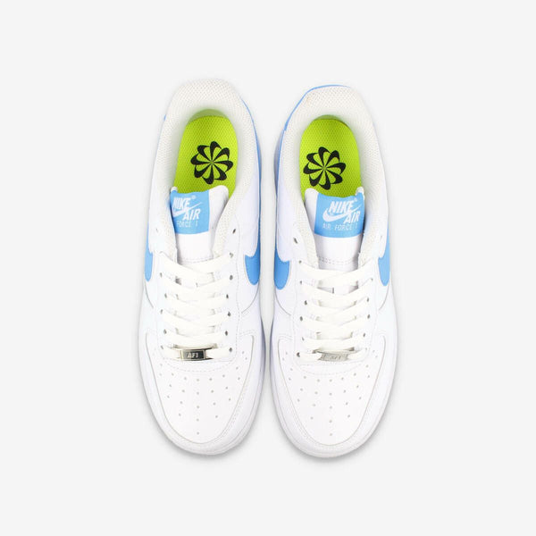 NIKE WMNS AIR FORCE 1 '07 NEXT NATURE WHITE/UNIVERSITY BLUE