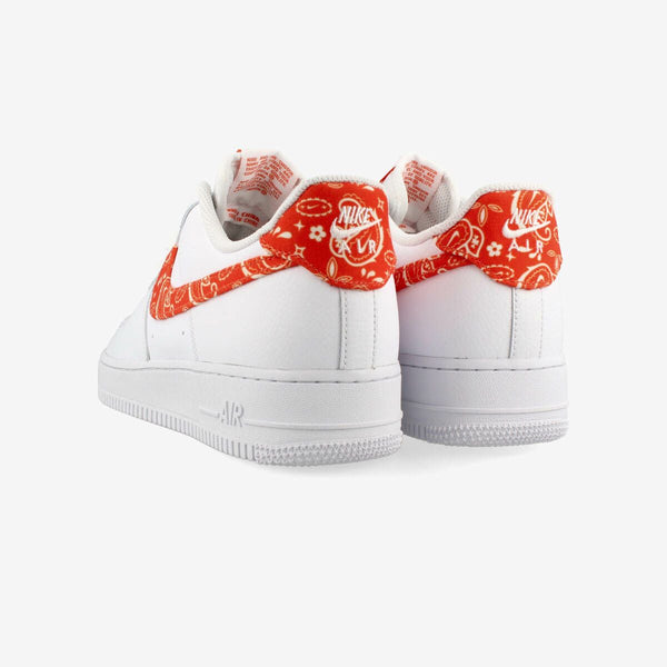 NIKE WMNS AIR FORCE 1 '07 ESSENTIALS WHITE/RUSH ORANGE/WHITE [PAISLEY]