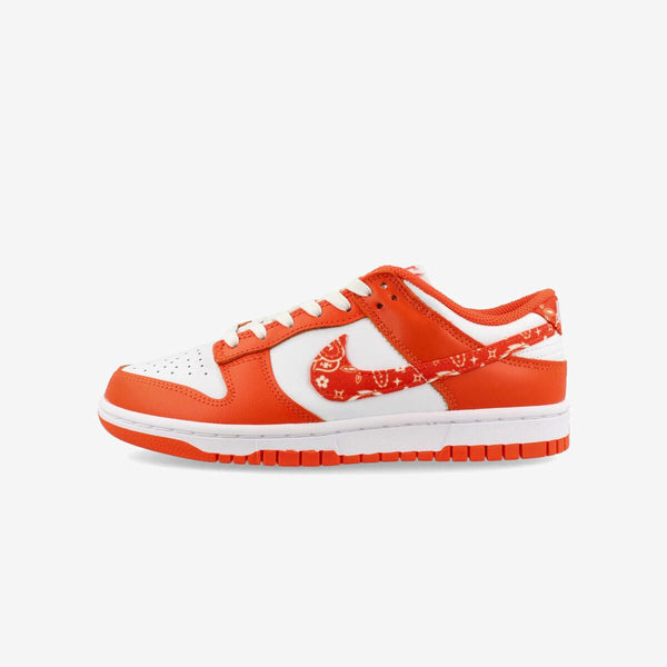 NIKE WMNS DUNK LOW WHITE/RUSH ORANGE/WHITE 【PAISLEY】 – KICKS LAB.