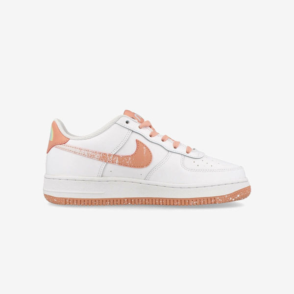 NIKE AIR FORCE 1 LV8 GS WHITE/AURA/LIGHT MADDER ROOT