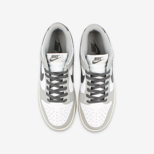 NIKE WMNS DUNK LOW WHITE/LIGHT SMOKE GREY/SAIL/IRON GREY