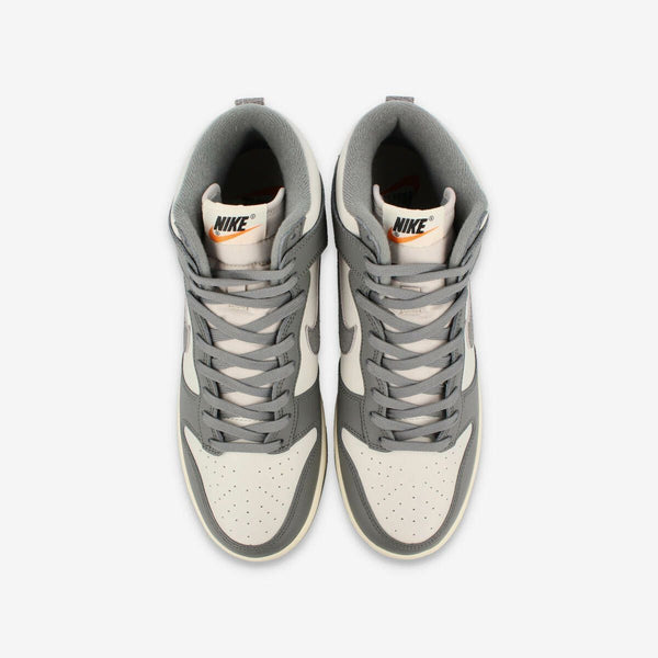 NIKE DUNK HI RETRO SE VNTG LIGHT BONE/TUMBLED GREY