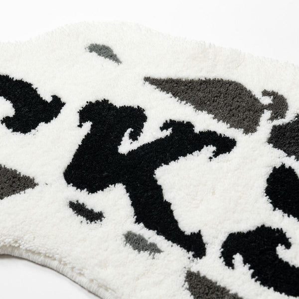 KICKS LAB. LOGO RUG WHITE/BLACK