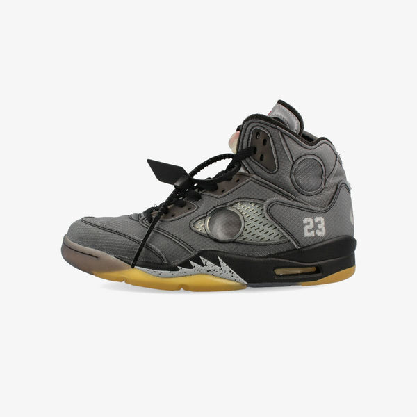 NIKE AIR JORDAN 5 RETRO SP BLACK/FIRE RED/MUSLIN [OFF-WHITE]