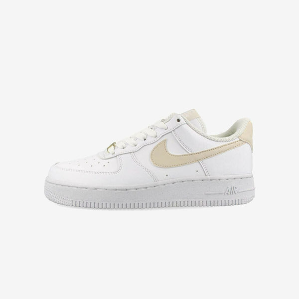 NIKE WMNS AIR FORCE 1 '07 NEXT NATURE WHITE/LIGHT OREWOOD BROWN