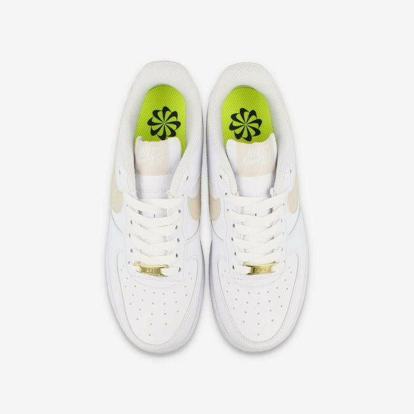 NIKE WMNS AIR FORCE 1 '07 NEXT NATURE WHITE/LIGHT OREWOOD BROWN