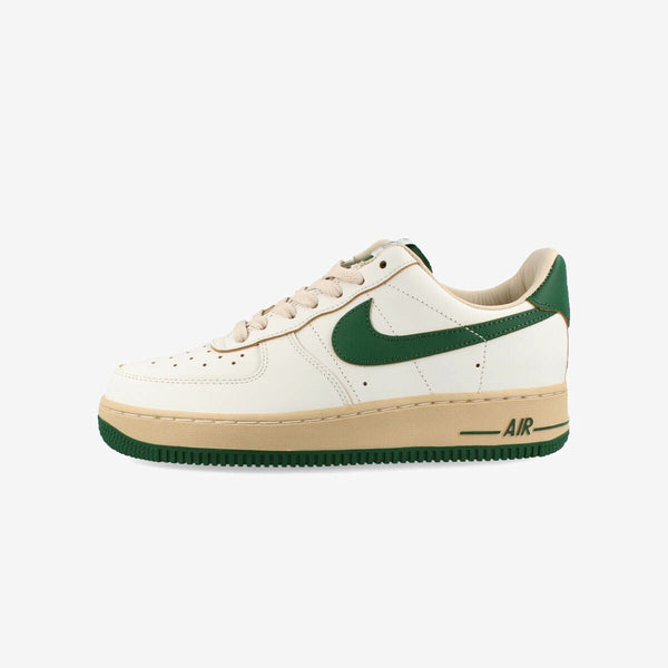 NIKE WMNS AIR FORCE 1 '07 SAIL/GORGE GREEN/SESAME 【VINTAGE GREEN】