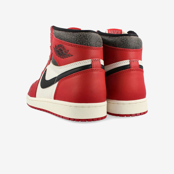 NIKE AIR JORDAN 1 RETRO HIGH OG VARSITY RED/BLACK/SAIL/MUSLIN 【CHICAGO LOST & FOUND】