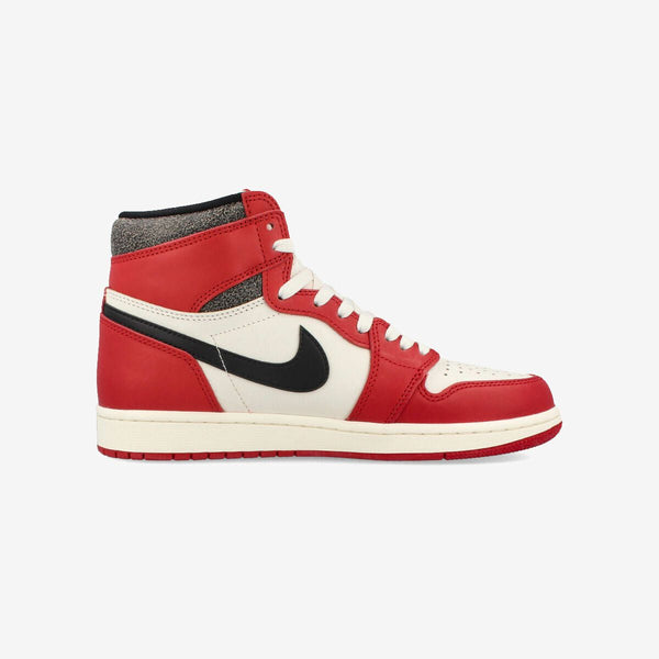 NIKE AIR JORDAN 1 RETRO HIGH OG VARSITY RED/BLACK/SAIL/MUSLIN 【CHICAGO LOST &amp; FOUND】