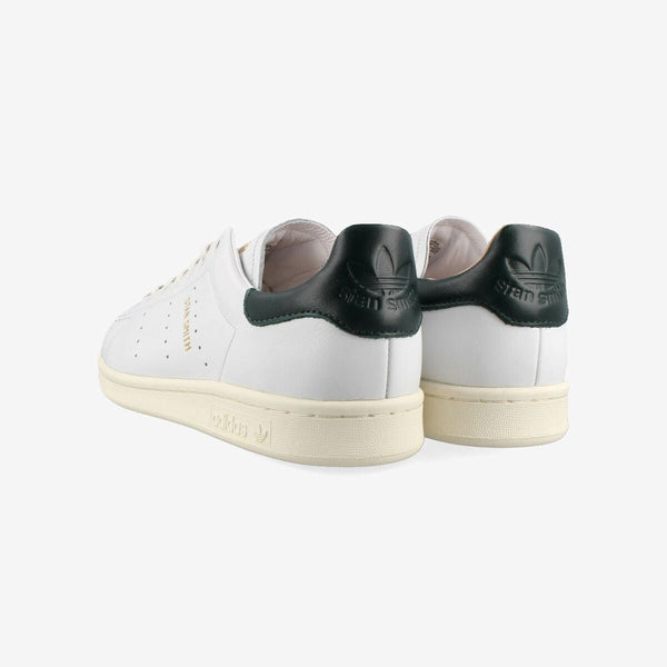 아디다스 STAN SMITH LUX OFF WHITE/CREAM WHITE/PANTONE