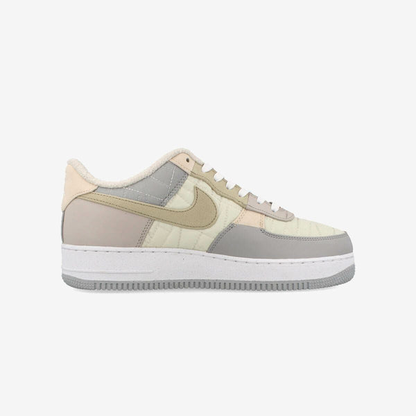 NIKE WMNS AIR FORCE 1 '07 NEXT NATURE LIGHT BONE/LIMESTONE/LIGHT IRON ORE