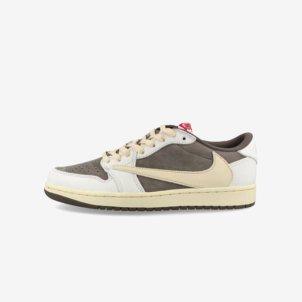 NIKE AIR JORDAN 1 LOW OG SP SAIL/UNIVERSITY RED/RIDGEROCK [TRAVIS SCOTT]