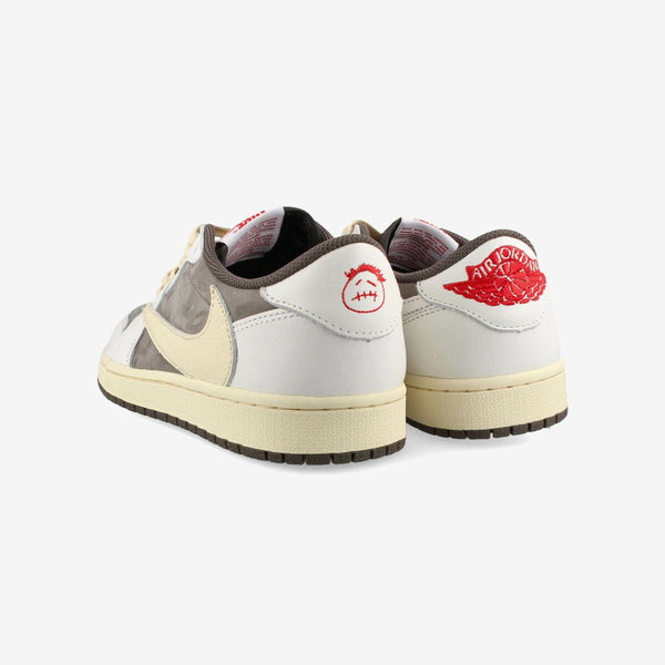 NIKE AIR JORDAN 1 LOW OG SP SAIL/UNIVERSITY RED/RIDGEROCK 【TRAVIS SCOTT】