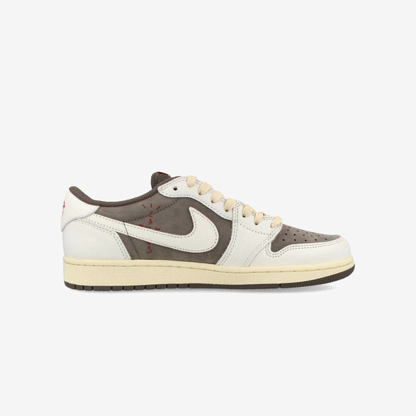 NIKE AIR JORDAN 1 LOW OG SP SAIL/UNIVERSITY RED/RIDGEROCK [TRAVIS SCOTT]