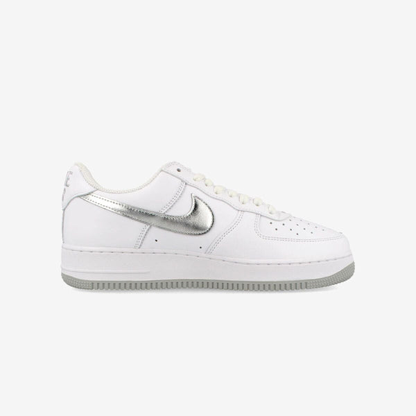 NIKE AIR FORCE 1 LOW RETRO WHITE/METALLIC SILVER/METALLIC GOLD