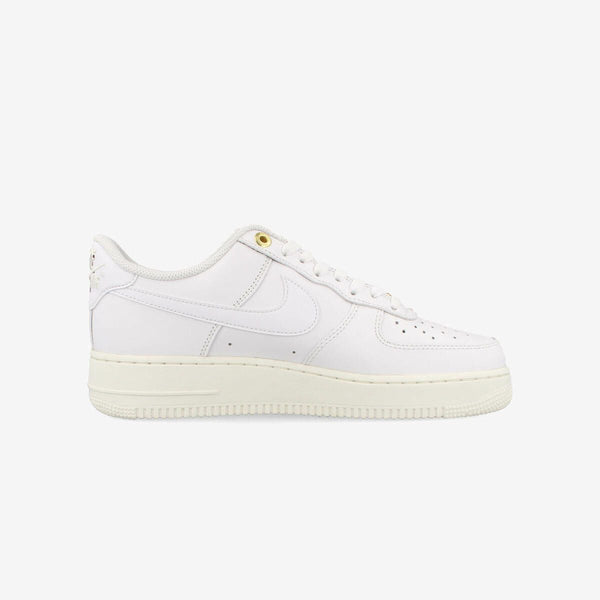 NIKE AIR FORCE 1 '07 PRM 白色/白色/海军蓝/团队红