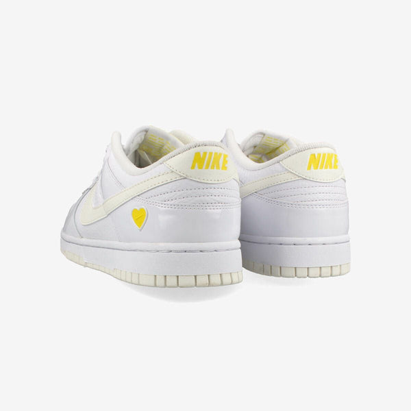 NIKE WMNS DUNK LOW WHITE/SAIL/OPTIC YELLOW 【VALENTINE'S DAY YELLOW HEART】