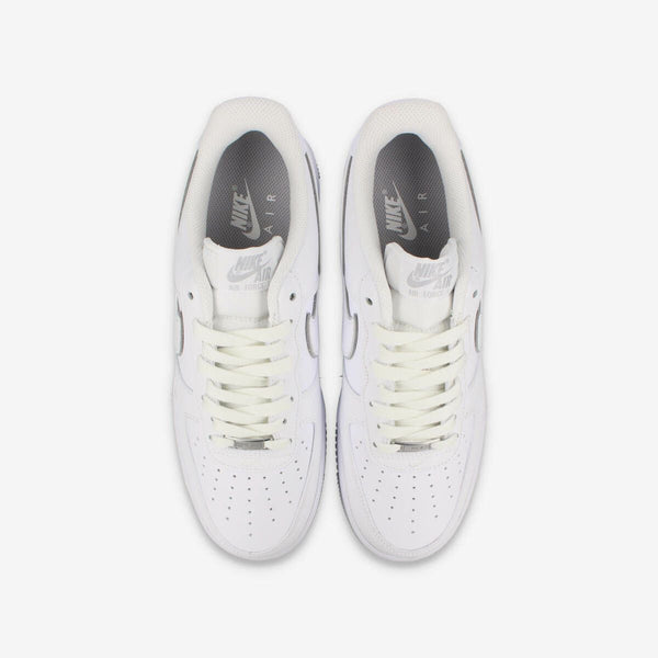 NIKE AIR FORCE 1 '07 WHITE/WHITE/WOLF GREY