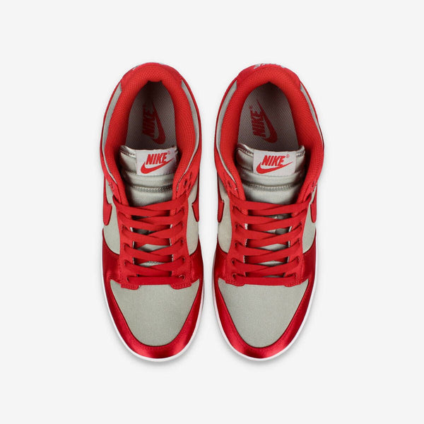 NIKE WMNS DUNK LOW ESSENTIAL 【UNLV】 MEDIUM GREY/VARSITY RED/WHITE