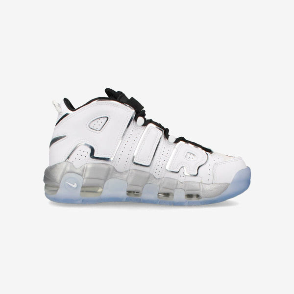 NIKE WMNS AIR MORE UPTEMPO 銀✖️白 あと1日で締め切ります。 - 靴