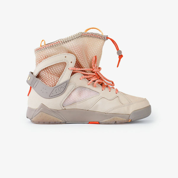 NIKE WMNS AIR JORDAN 7 RETRO SP SANDDRIFT/PEACH CREAM/MALT/TURF ORANGE