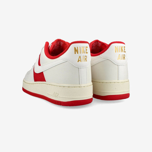 NIKE AIR FORCE 1 '07 SAIL/UNIVERSITY RED/COCONUT MILK/SAIL