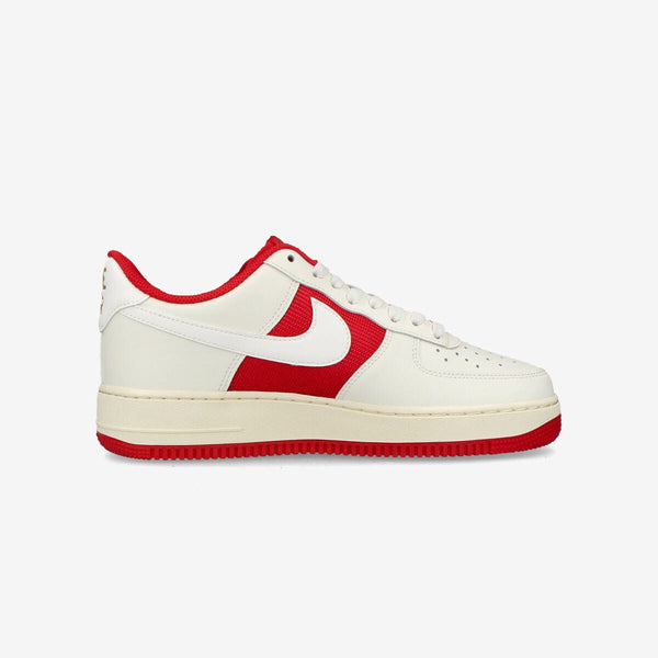 NIKE AIR FORCE 1 '07 SAIL/UNIVERSITY RED/COCONUT MILK/SAIL