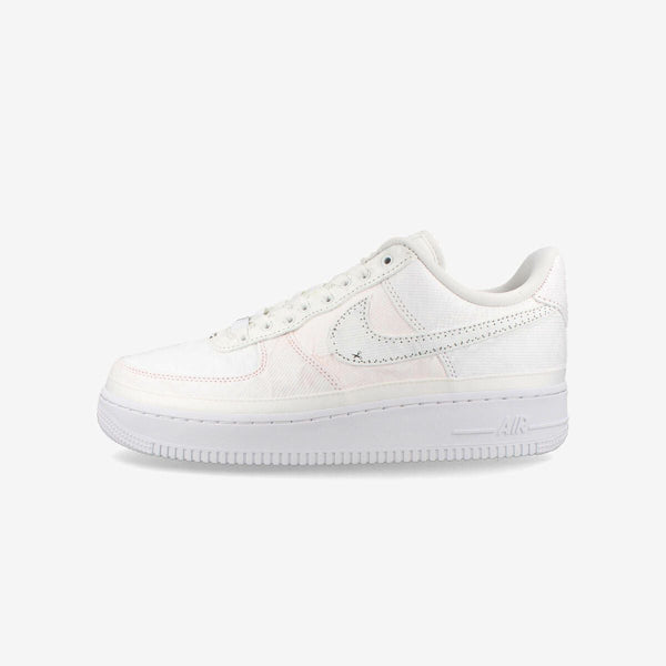 NIKE WMNS AIR FORCE 1 07 LX [TEAR HERE] WHITE/WHITE/MULTI COLOR
