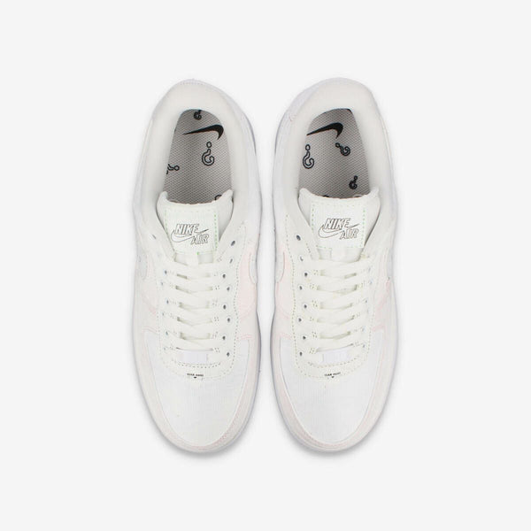 NIKE WMNS AIR FORCE 1 07 LX [TEAR HERE] WHITE/WHITE/MULTI COLOR