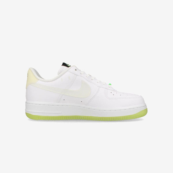 NIKE WMNS AIR FORCE 1 '07 LX [GLOW IN THE DARK] WHITE/BARELY VOLT/BLACK