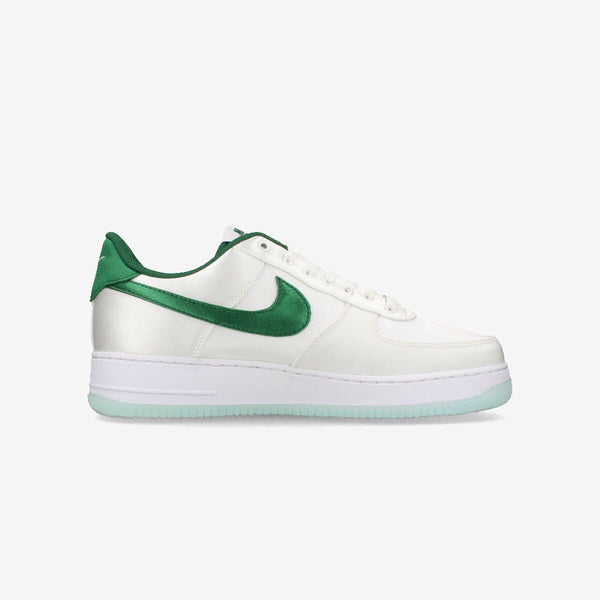 NIKE WMNS AIR FORCE 1 '07 ESSENTIALS WHITE/SPORT GREEN/ICE/SPORT GREEN