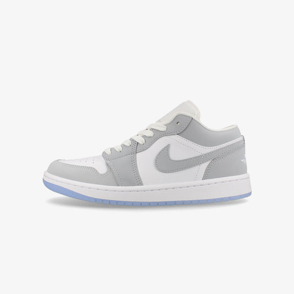 NIKE WMNS AIR JORDAN 1 LOW WHITE/WOLF GRAY/ALUMINUM