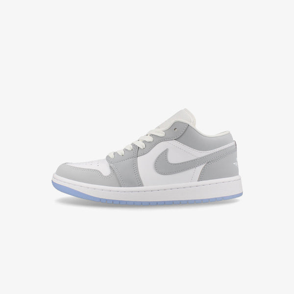 NIKE WMNS AIR JORDAN 1 LOW WHITE/WOLF GRAY/ALUMINUM