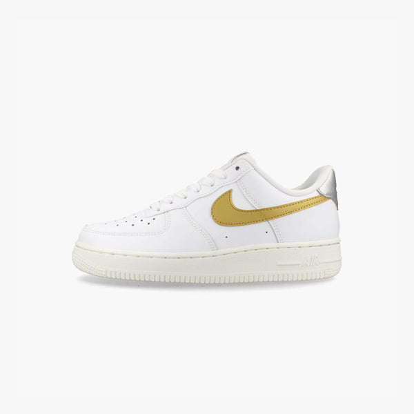 NIKE WMNS AIR FORCE 1 '07 WHITE/METALLIC GOLD