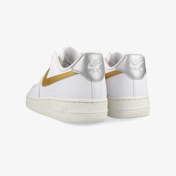 NIKE WMNS AIR FORCE 1 '07 WHITE/METALLIC GOLD