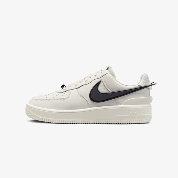 NIKE x AMBUSH AIR FORCE 1 LOW SP PHANTOM/BLACK/PHANTOM