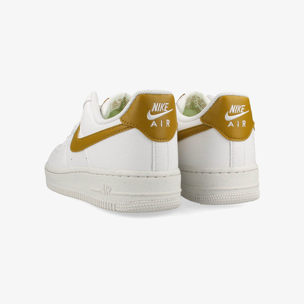 NIKE WMNS AIR FORCE 1 '07 NEXT NATURE SUMMIT WHITE/BRONZINE/METALLIC SILVER